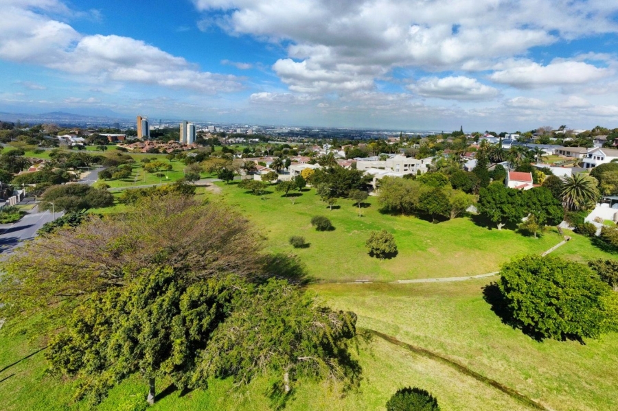 2 Bedroom Property for Sale in Loevenstein Western Cape